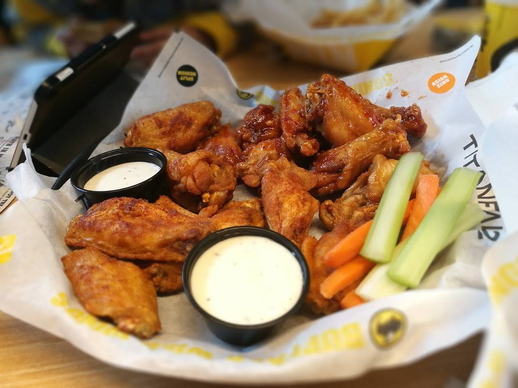 Buffalo Wild Wings | meal takeaway | 310 Daniel Webster Hwy, Nashua, NH 03060, USA | 6038889464 OR +1 603-888-9464