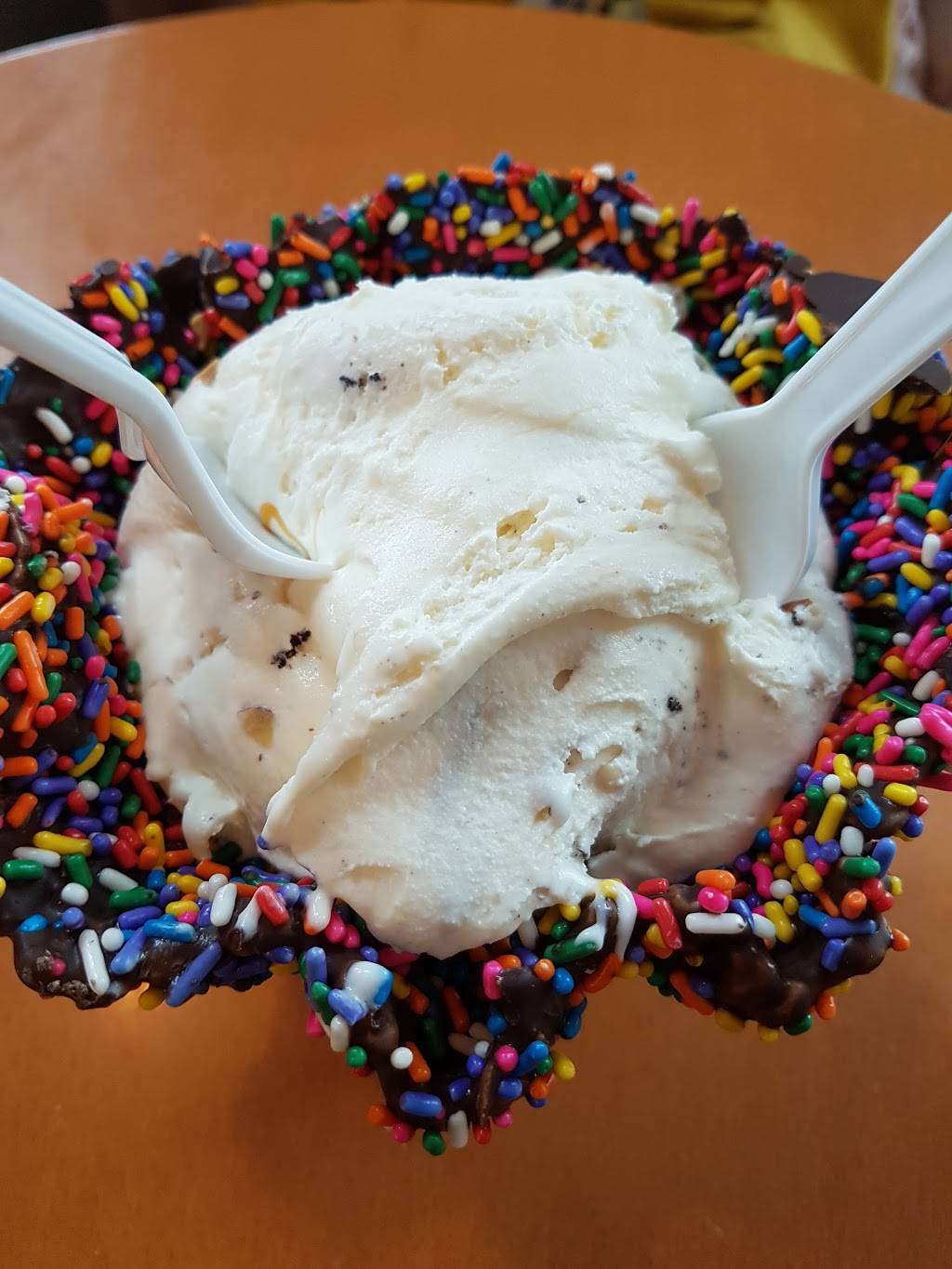 Cold Stone Creamery | bakery | 338 E State St, West Lafayette, IN 47906, USA | 7652505184 OR +1 765-250-5184