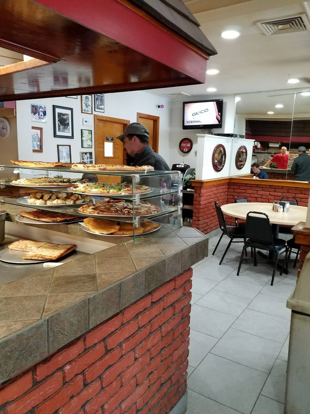 Glenville Pizza | restaurant | 243 Glenville Rd, Greenwich, CT 06831, USA | 2035321691 OR +1 203-532-1691