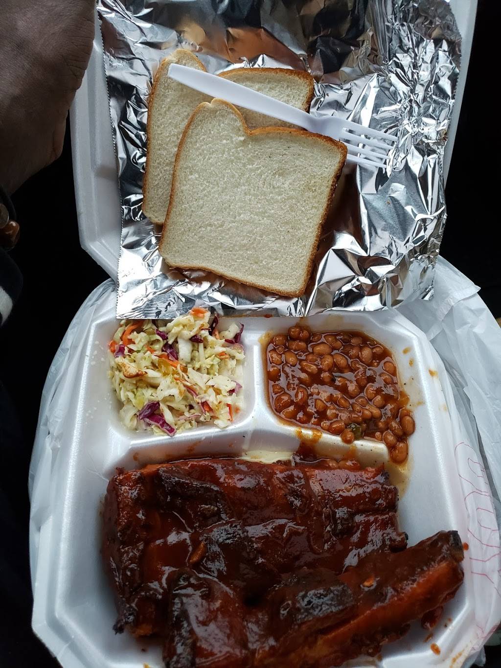 Roadside Bar-B-Q | restaurant | 7303 1st Ave N, Birmingham, AL 35206, USA | 2058339616 OR +1 205-833-9616