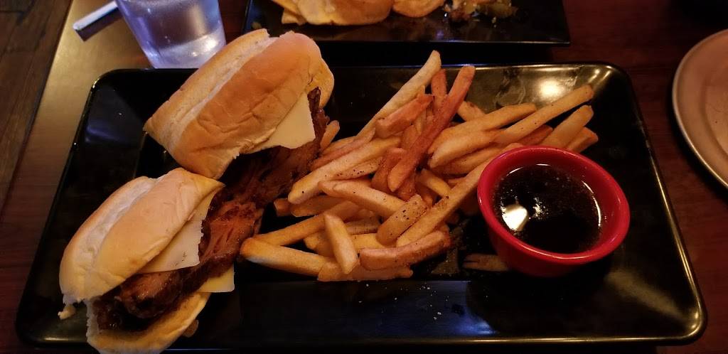 7 West Bar & Grill | restaurant | 7 W Broadway, Trenton, IL 62293, USA | 6182247771 OR +1 618-224-7771