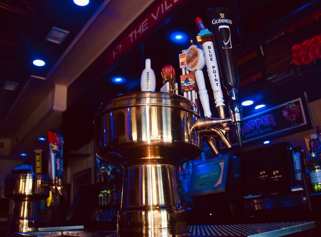 The Village Pub | restaurant | 923 N Broadway, North Massapequa, NY 11758, USA | 5167989699 OR +1 516-798-9699