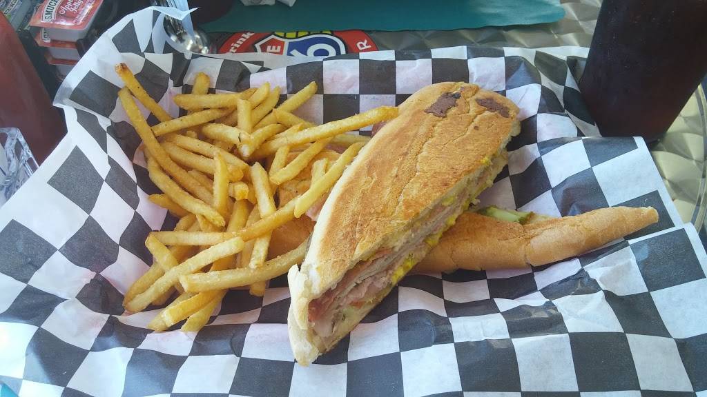 Big Freds Route 66 | restaurant | 13824 US-19, Hudson, FL 34667, USA | 7273784027 OR +1 727-378-4027