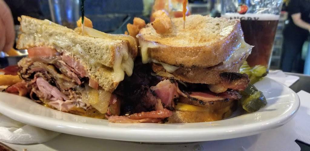 Canlons | restaurant | 1825 N Railroad Ave, Staten Island, NY 10306, USA | 7186673013 OR +1 718-667-3013