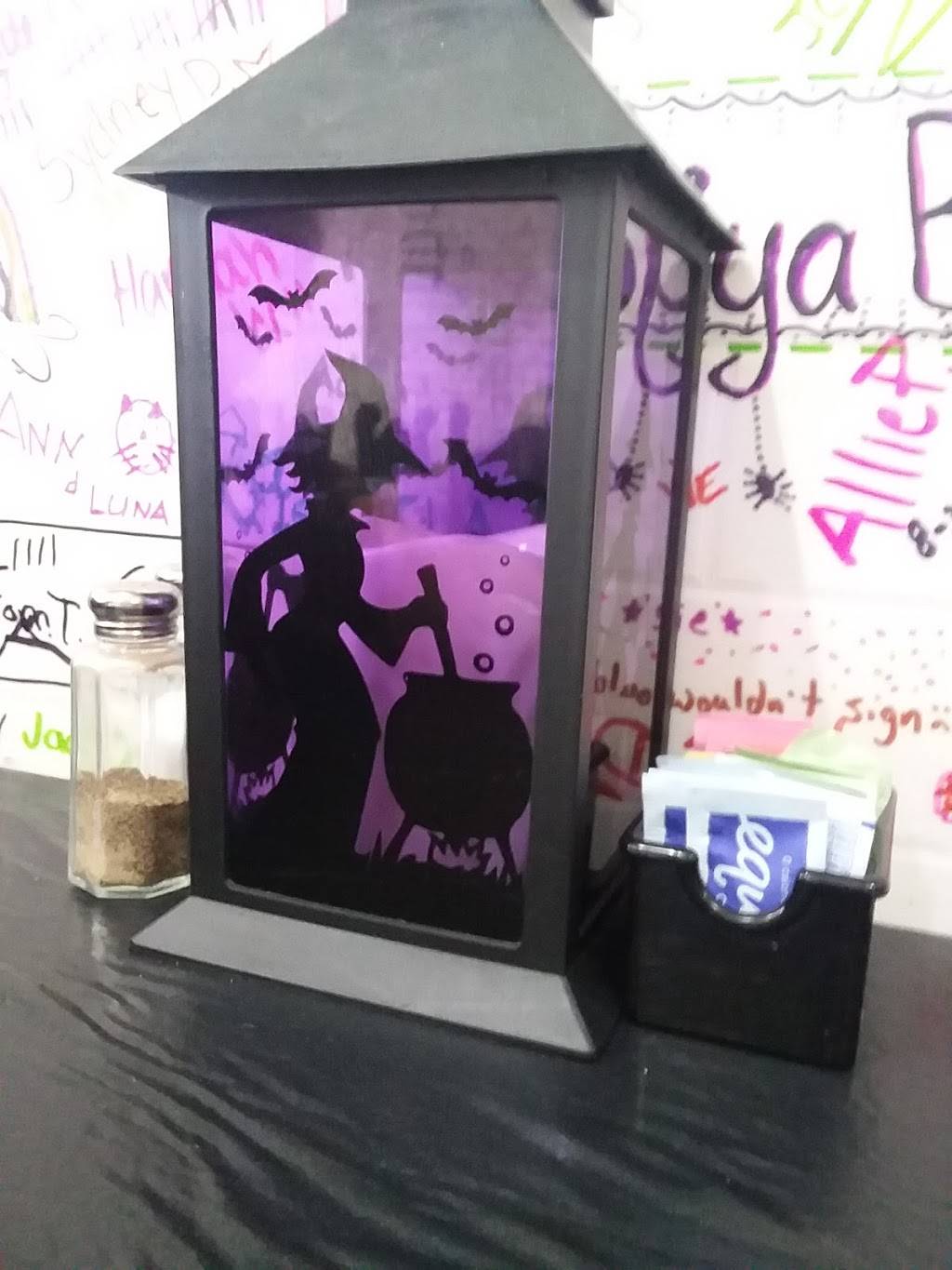 The WaffleWhitch | restaurant | 152 N Main St, Martinsville, IN 46151, USA | 3179650545 OR +1 317-965-0545