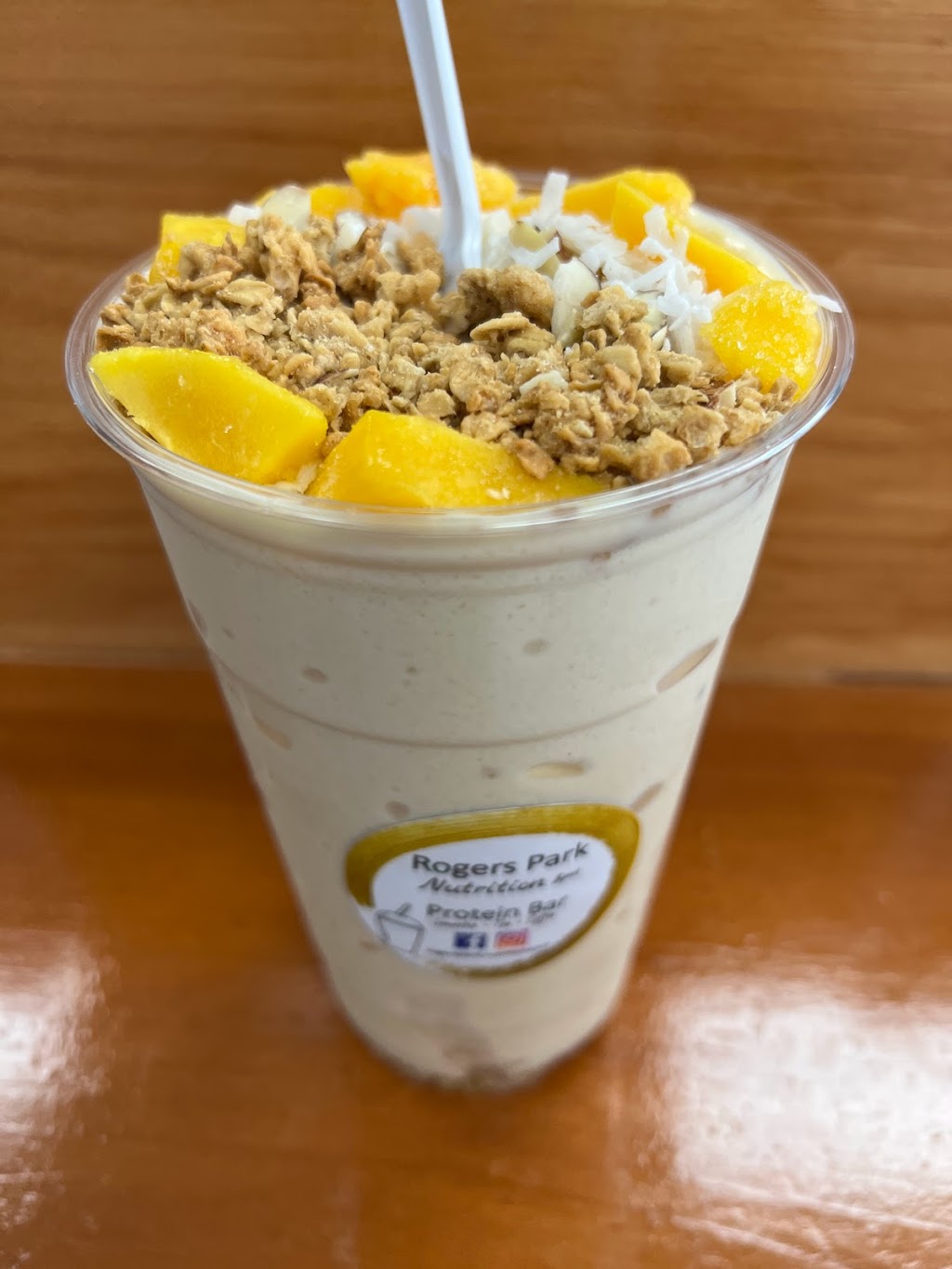 Rogers Park Nutrition Spot | restaurant | 7411 N Clark St, Chicago, IL 60626, USA | 7734129875 OR +1 773-412-9875