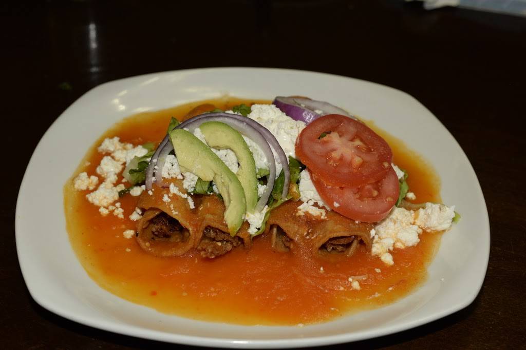 Casa Cancun | restaurant | 325 Wharncliffe Rd S, London, ON N6J 2L6, Canada | 5194383989 OR +1 519-438-3989