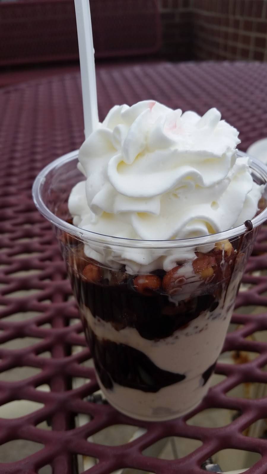 Goodberrys Frozen Custard | restaurant | 3906 N Roxboro St, Durham, NC 27704, USA | 9194772552 OR +1 919-477-2552