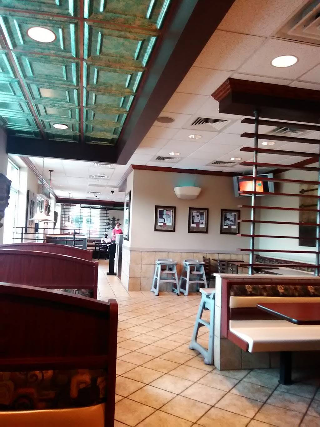 McDonalds | cafe | 306 S Main St, Farmville, VA 23901, USA | 4343923406 OR +1 434-392-3406