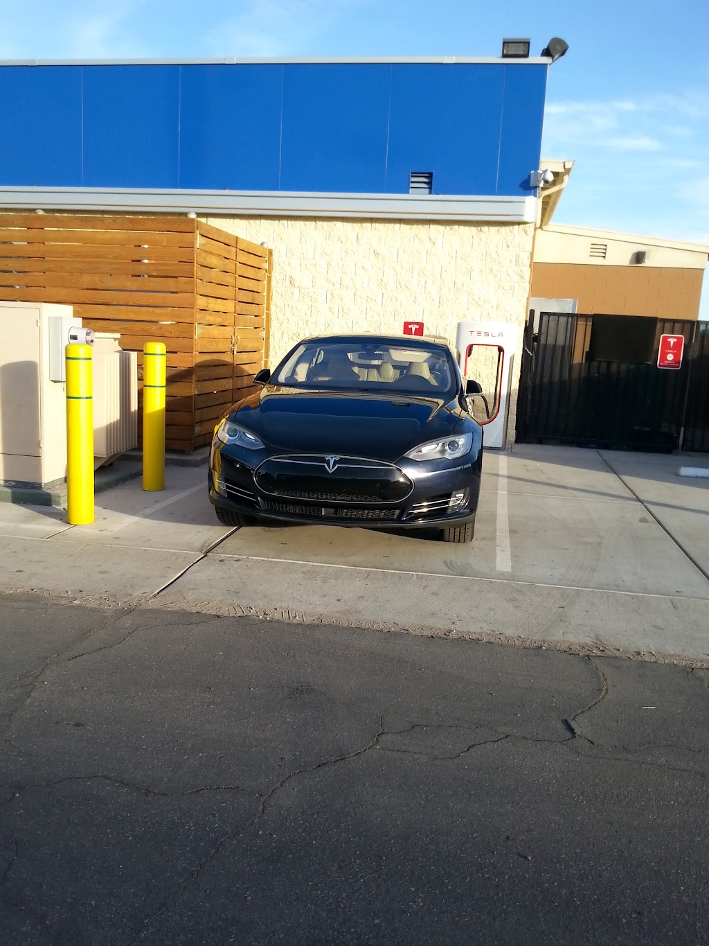 Shell | restaurant | 2451 W Broadway St, Needles, CA 92363, USA | 7603262526 OR +1 760-326-2526