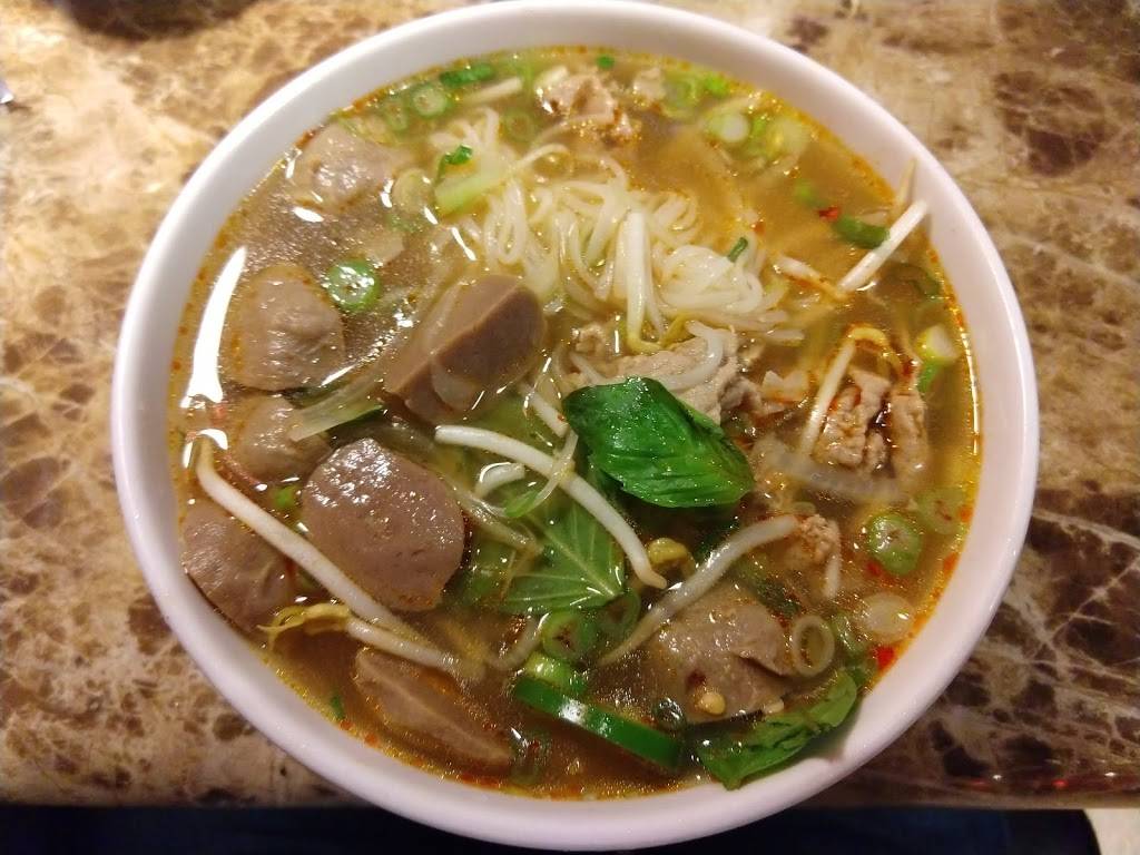 Mai Pho Restaurant | restaurant | 2315 Edgewood Rd SW, Cedar Rapids, IA 52404, USA | 3193964337 OR +1 319-396-4337
