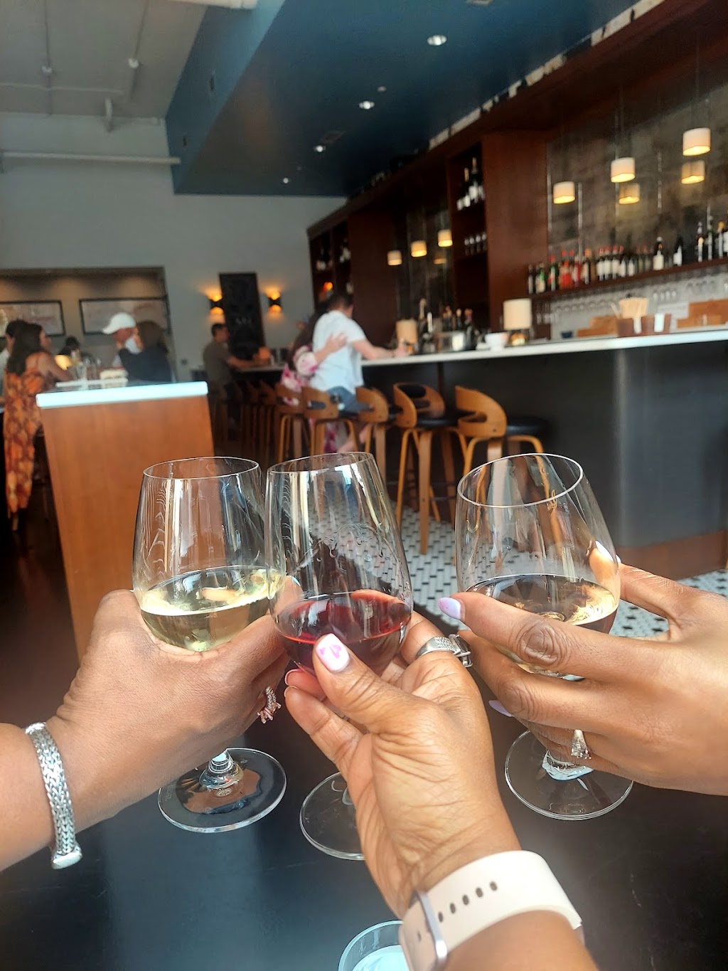 Aviné | restaurant | 2225 2nd Ave N, Birmingham, AL 35203, USA | 2052245177 OR +1 205-224-5177