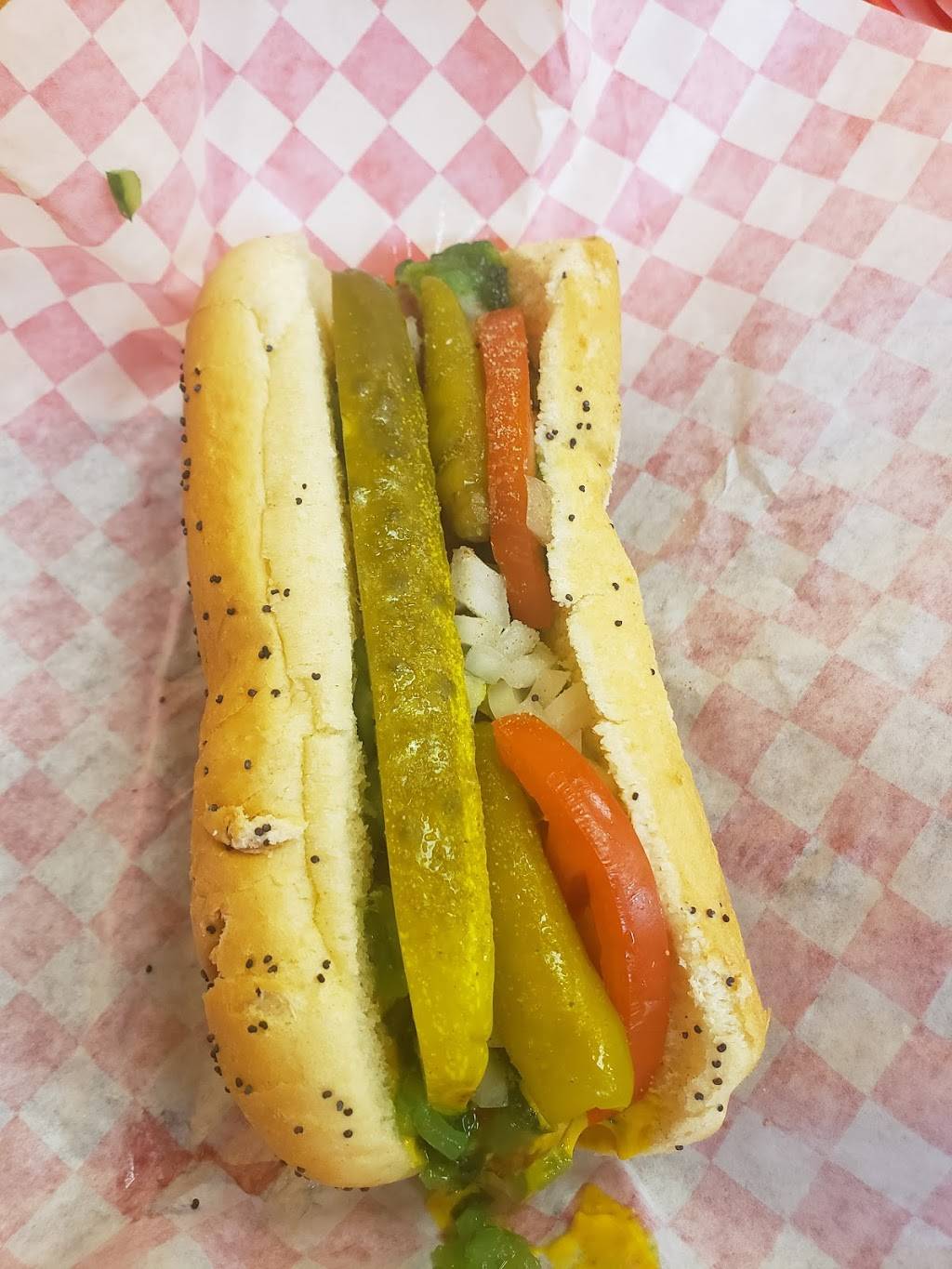 Larrys Chicago Dogs | restaurant | 2220 Academy Pl, Colorado Springs, CO 80909, USA | 7193549694 OR +1 719-354-9694