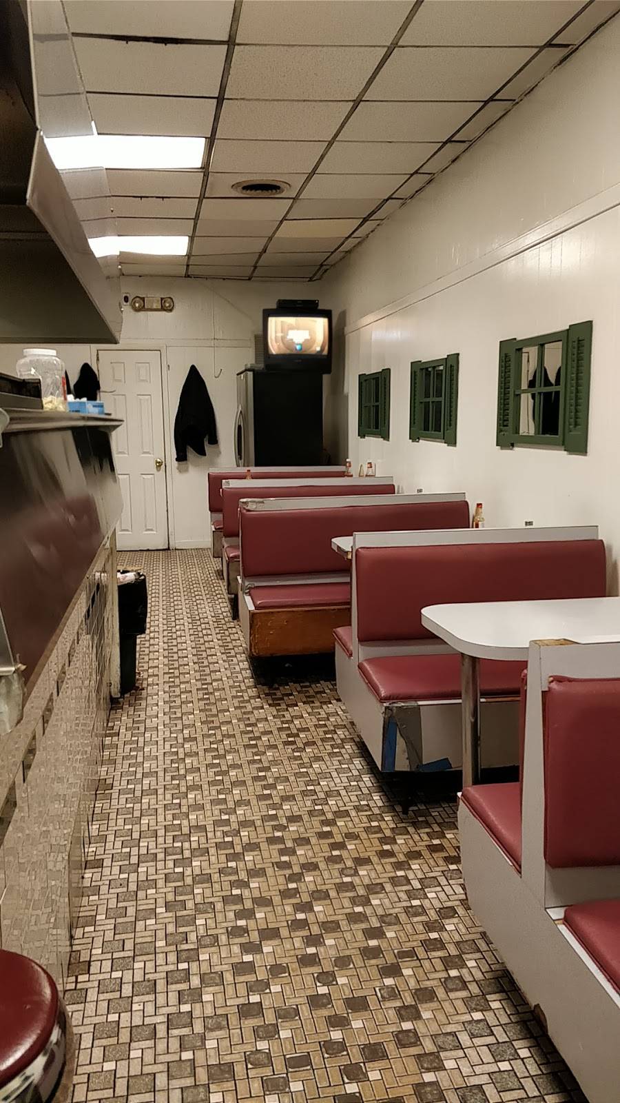 La Ventanita | restaurant | 91 Van Houten St, Paterson, NJ 07505, USA | 9736847277 OR +1 973-684-7277