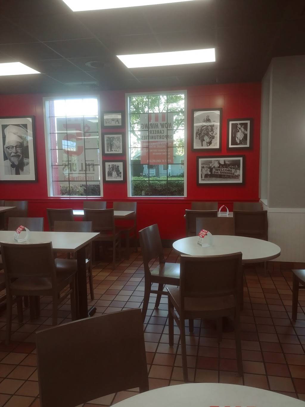 KFC | restaurant | 2545 River Rd, Eugene, OR 97404, USA | 5416891200 OR +1 541-689-1200
