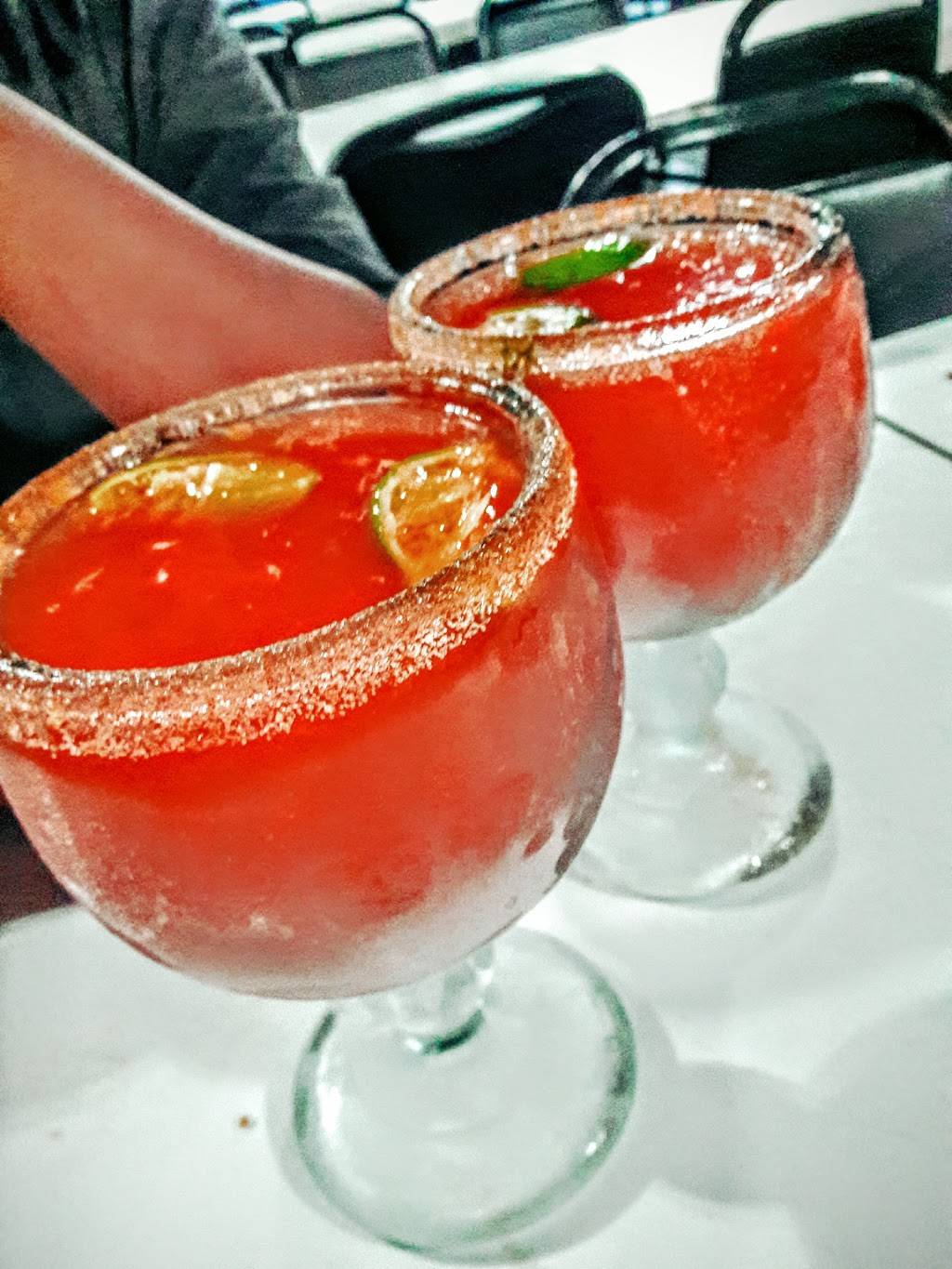 Schooners Burgers N Beer | restaurant | 1280 E Washington St # 4, Colton, CA 92324, USA | 9097775049 OR +1 909-777-5049