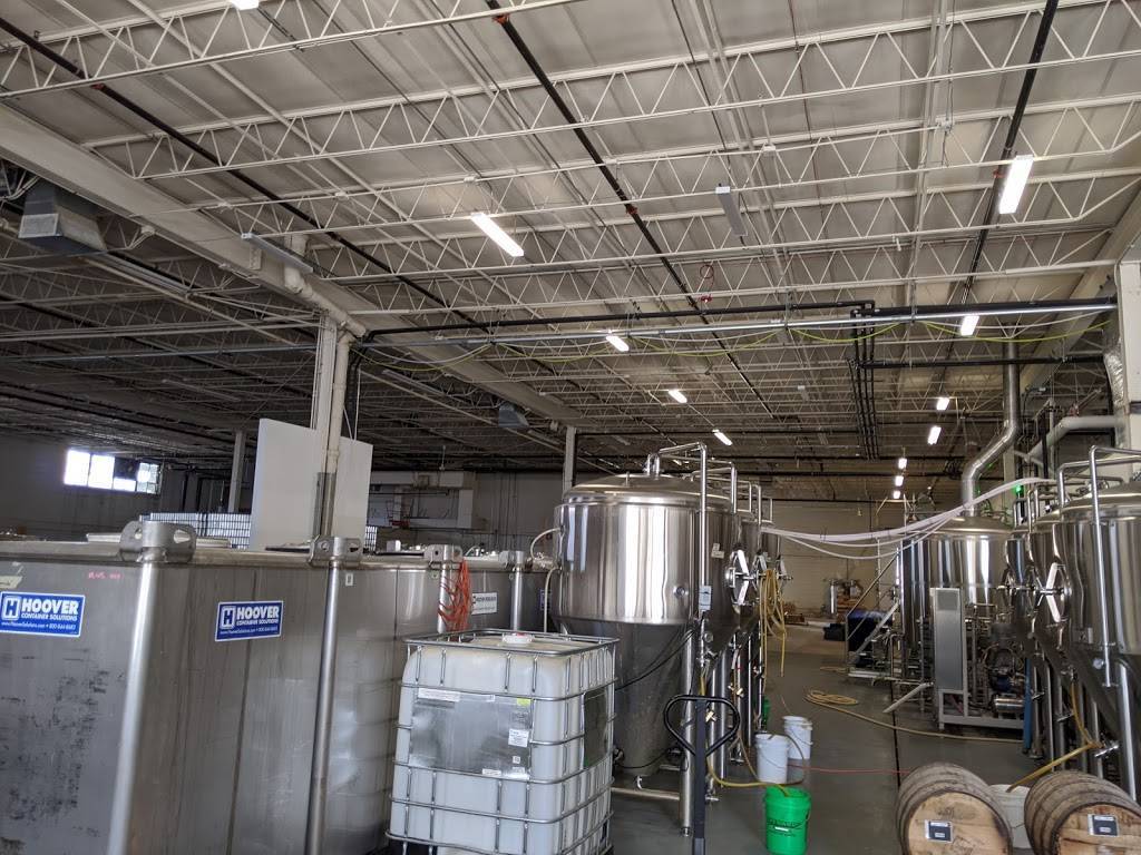 Une Année | Hubbards Cave Brewery Kitchen | restaurant | 6343 W Gross Point Rd, Niles, IL 60714, USA | 8476350655 OR +1 847-635-0655