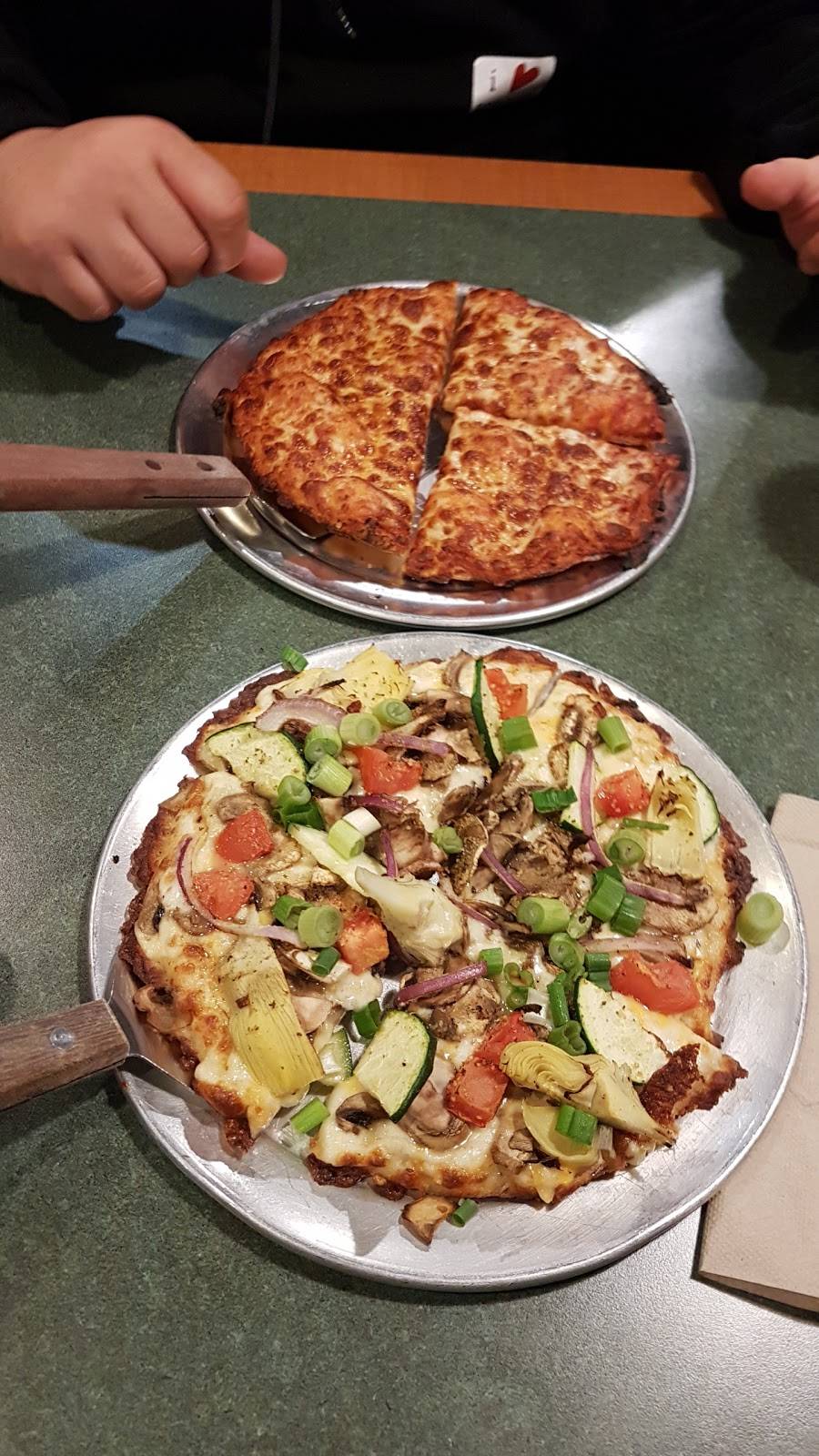 Round Table Pizza | meal delivery | 1003 Guerneville Rd, Santa Rosa, CA 95403, USA | 7075279999 OR +1 707-527-9999