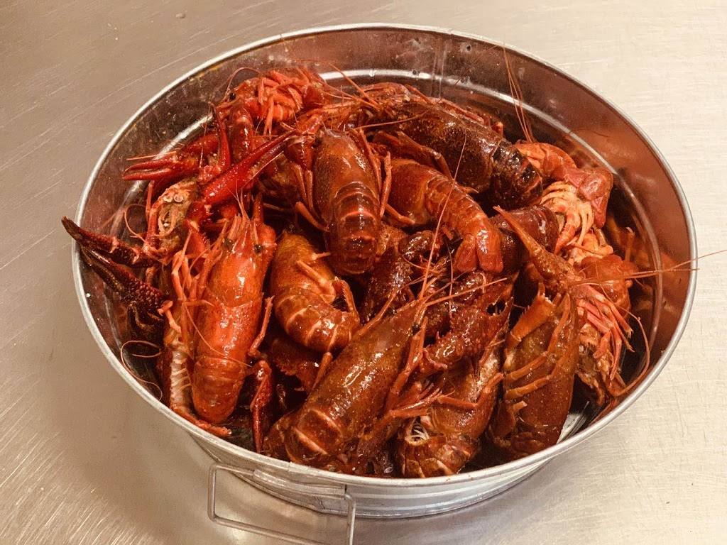 Crab King Cajun Boil & Bar | restaurant | 8708 S Cicero Ave, Oak Lawn, IL 60453, USA | 7082299998 OR +1 708-229-9998