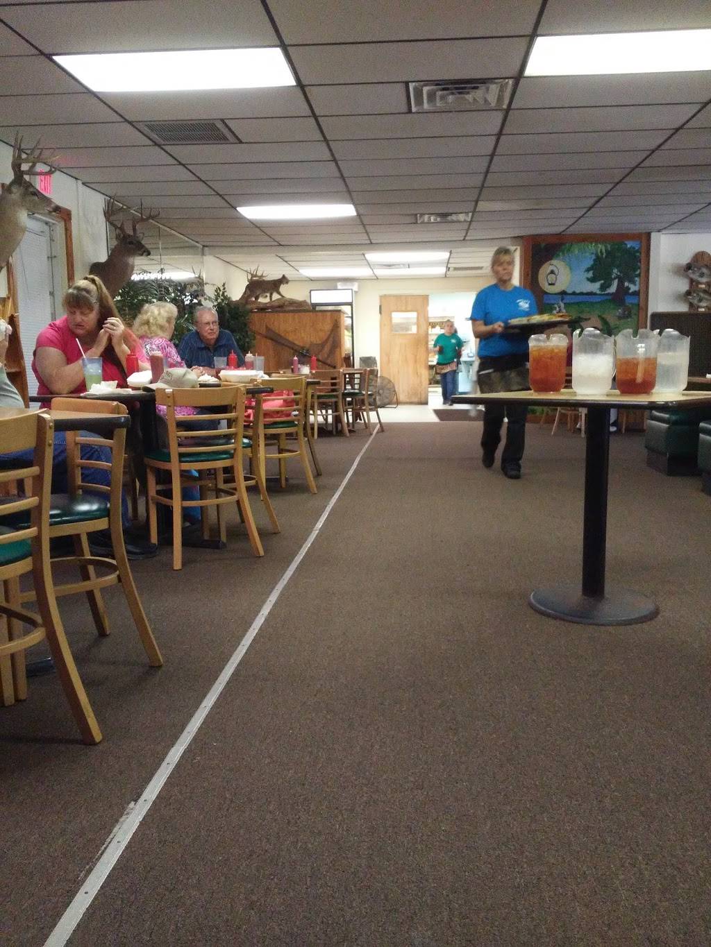 Bradley’s Seafood Steaks | restaurant | 909 N, FL-19, Palatka, FL 32177, USA | 3863264334 OR +1 386-326-4334