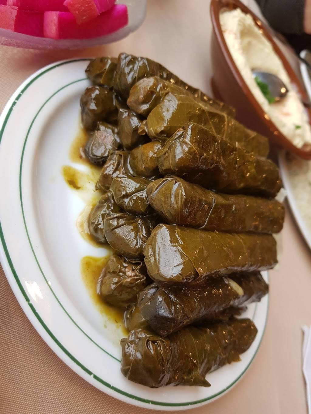 Restaurant Daou | restaurant | 2373 Boulevard Marcel-Laurin, Saint-Laurent, QC H4R 1K4, Canada | 5143341199 OR +1 514-334-1199