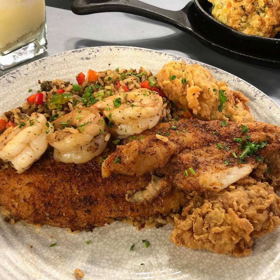 Phil & Dereks Restaurant | restaurant | 1701 Webster St, Houston, TX 77003, USA | 2815013261 OR +1 281-501-3261