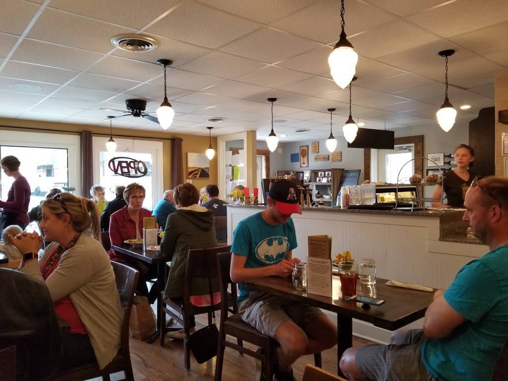 Middle Fork Café | restaurant | 34 Main St S, New London, MN 56273, USA | 3203542124 OR +1 320-354-2124