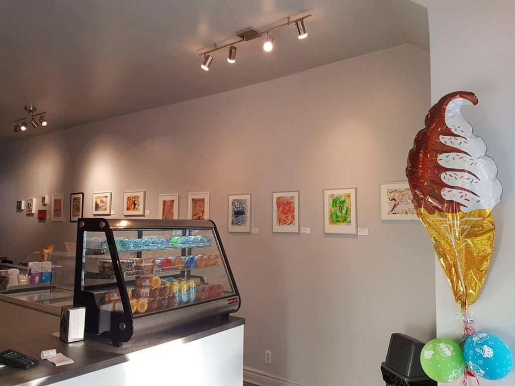 Crèmerie et délices du quartier | restaurant | 4272 Rue Beaubien E, Montréal, QC H1T 1S6, Canada | 5143796556 OR +1 514-379-6556