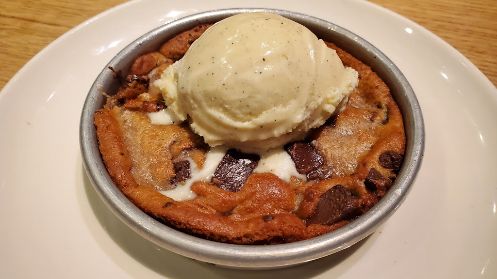 BJs Restaurant & Brewhouse | restaurant | 9009 E 71st St, Tulsa, OK 74133, USA | 5392159040 OR +1 539-215-9040