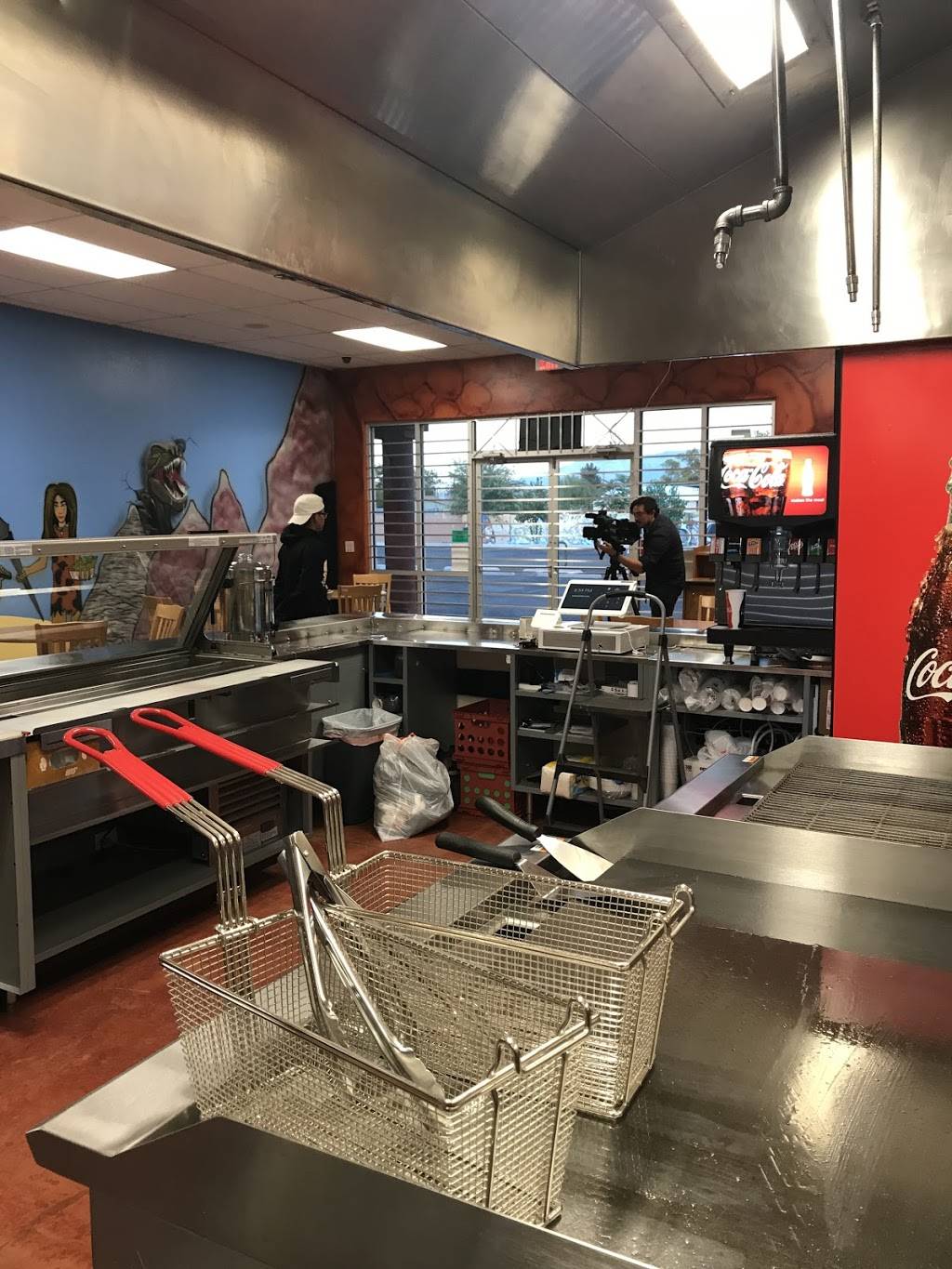 Caveman Burgers | restaurant | 6205 Central Ave NW #5, Albuquerque, NM 87105, USA | 5059996615 OR +1 505-999-6615