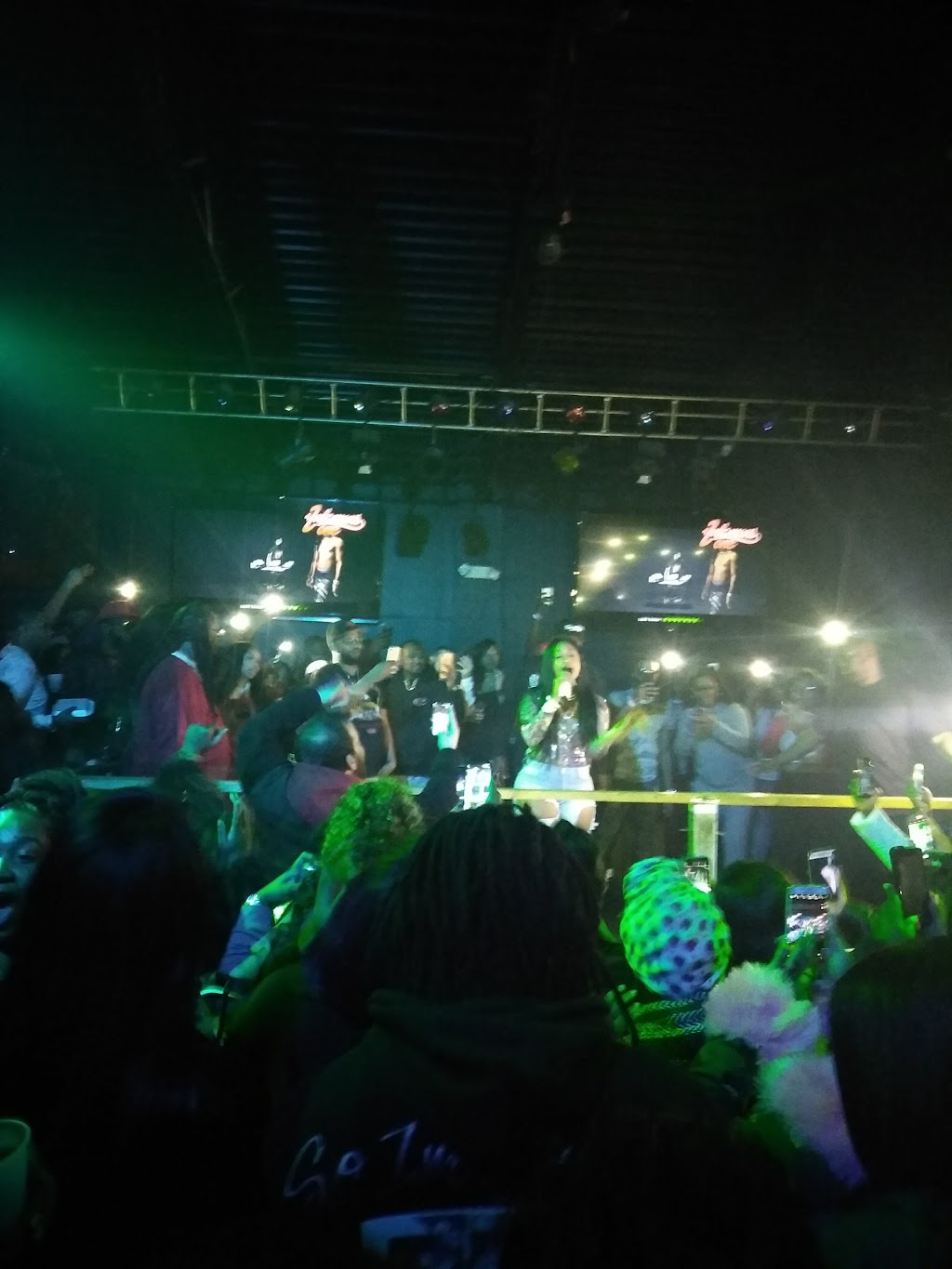 Legends Legendary Lounge & Venue | restaurant | 2523 W Broadway, Louisville, KY 40211, USA | 5023893961 OR +1 502-389-3961