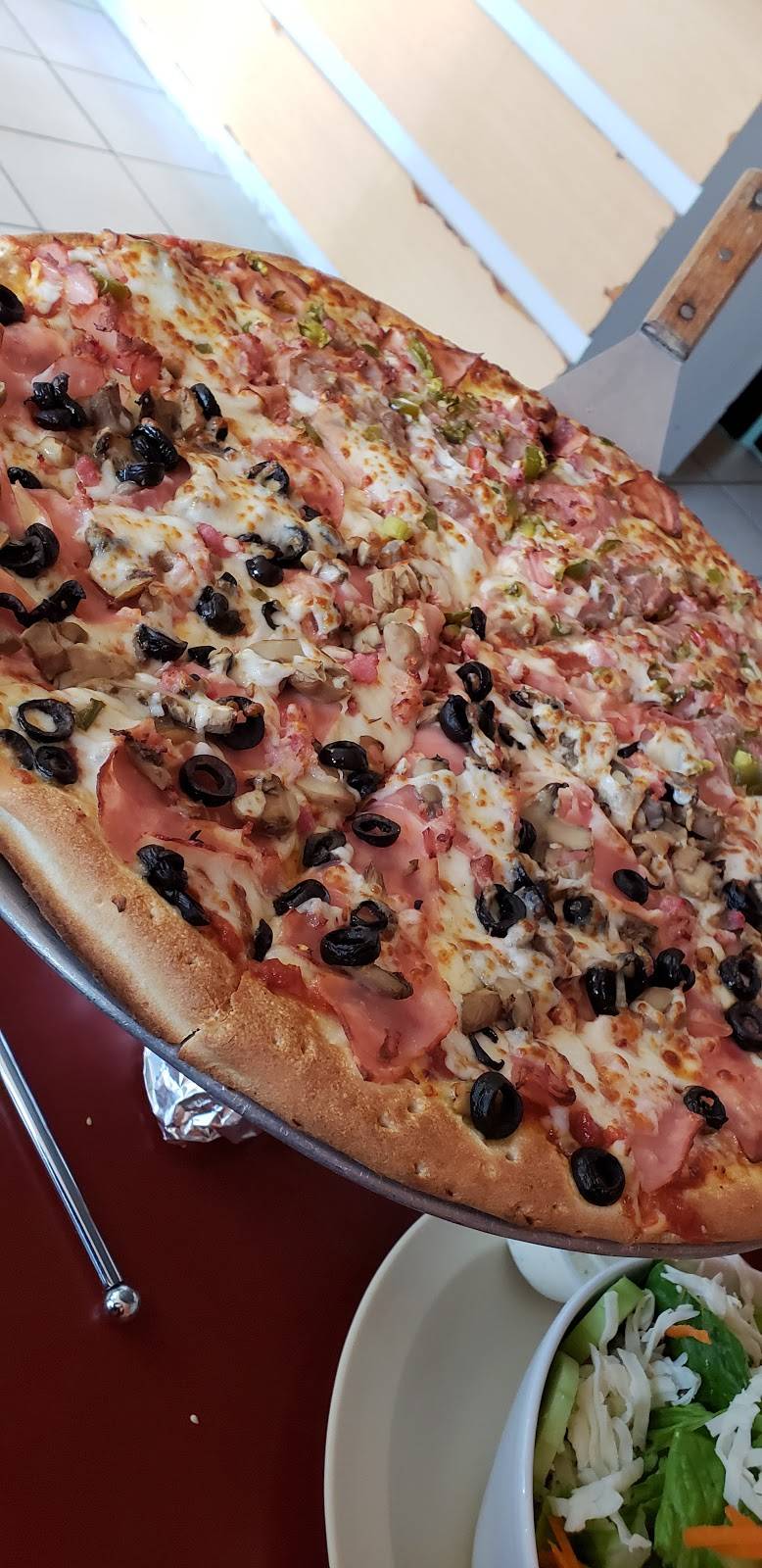 Virgilios Pizza | restaurant | Blvd. Benito Juárez 2400 D, Predios Urbanos, 22710 Rosarito, B.C., Mexico | 016616130222 OR +52 661 613 0222