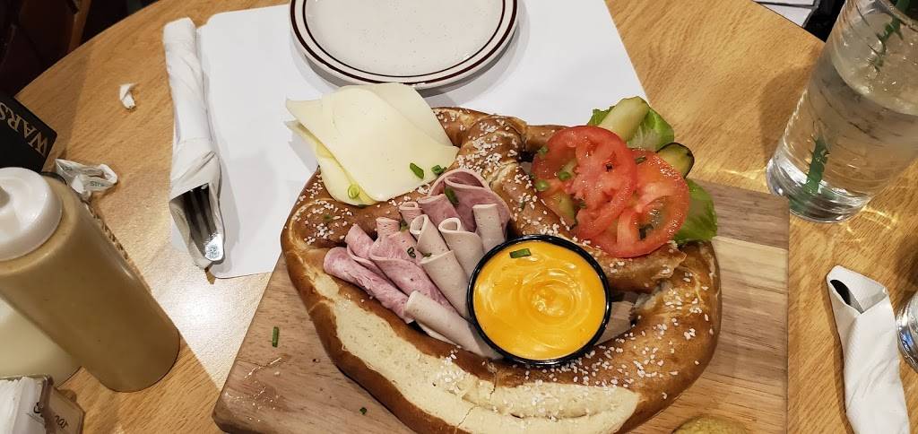 Helgas German Restaurant & Deli | restaurant | 14197 E Exposition Ave, Aurora, CO 80012, USA | 3033445488 OR +1 303-344-5488