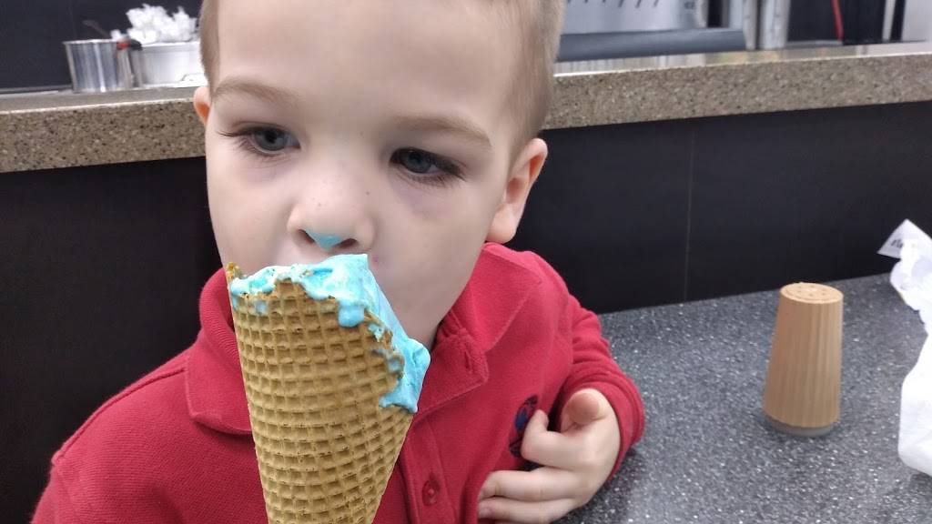 Braums Burger & Ice Cream Restaurant | restaurant | 740 SW 119th St, Oklahoma City, OK 73170, USA | 4056918962 OR +1 405-691-8962