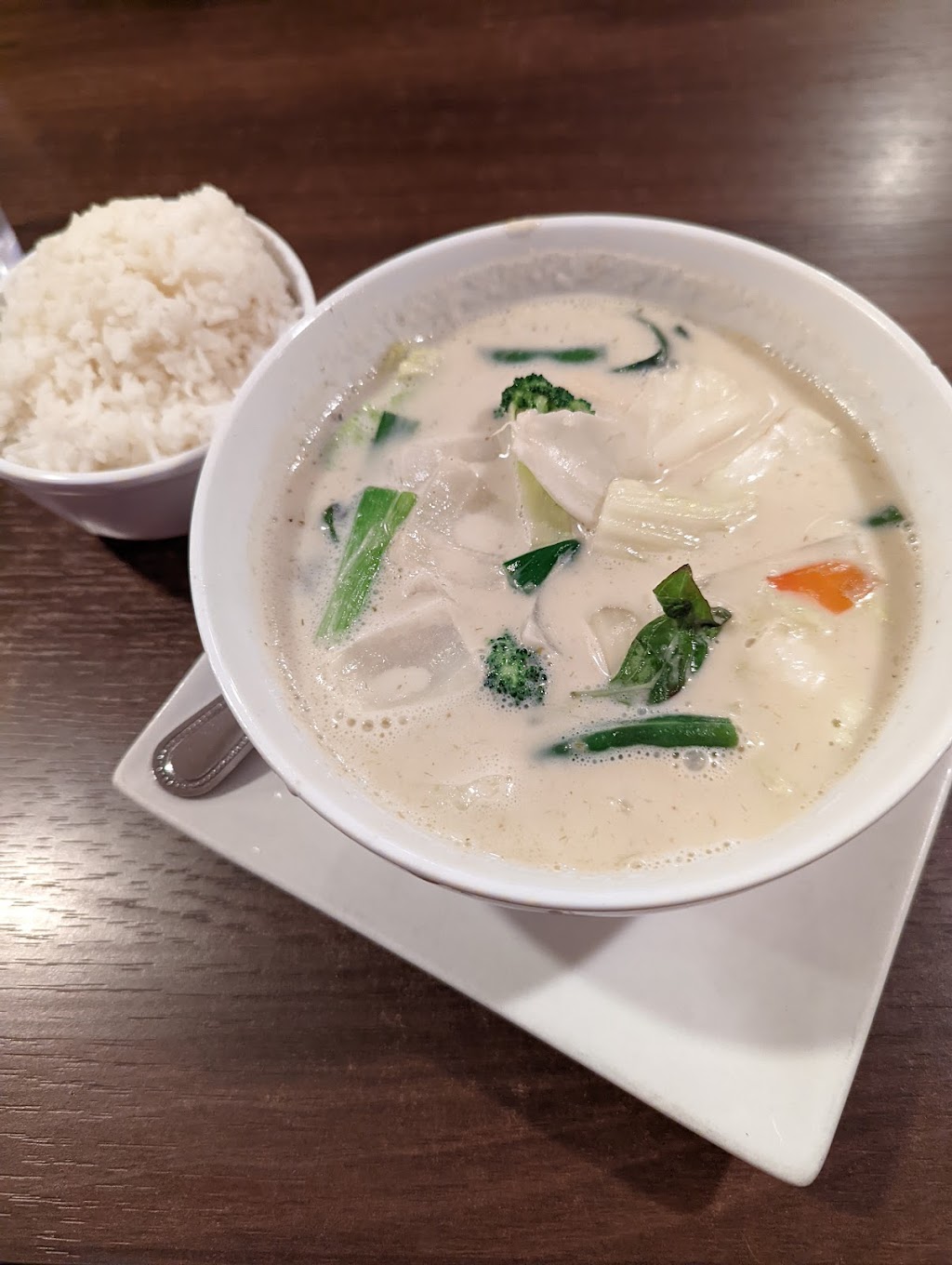 Ewas Thai Cuisine | restaurant | 110 S San Francisco St, Flagstaff, AZ 86001, USA | 9287744060 OR +1 928-774-4060