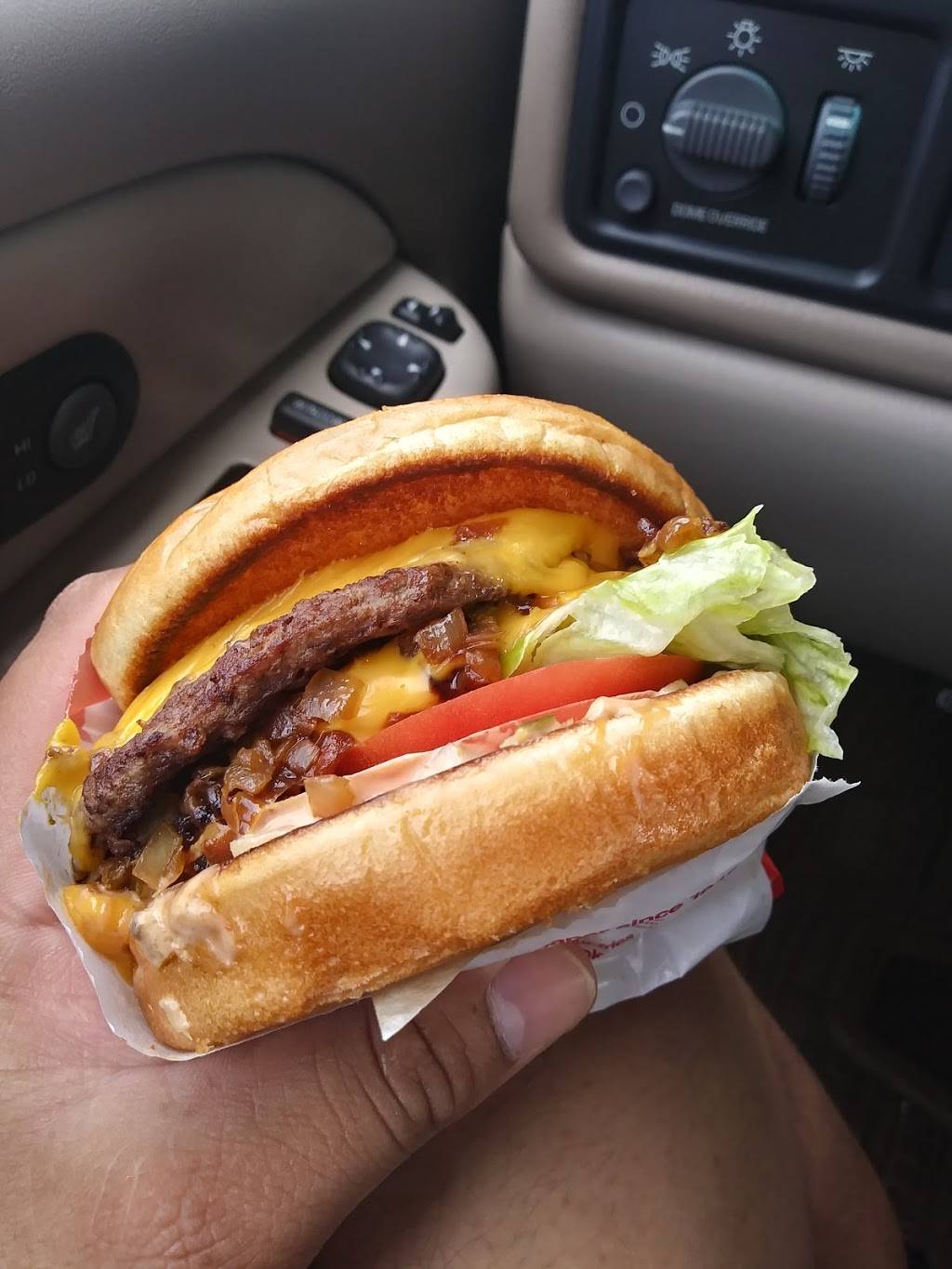 In-N-Out Burger | restaurant | 4600 Madison Ave, Sacramento, CA 95841, USA | 8007861000 OR +1 800-786-1000