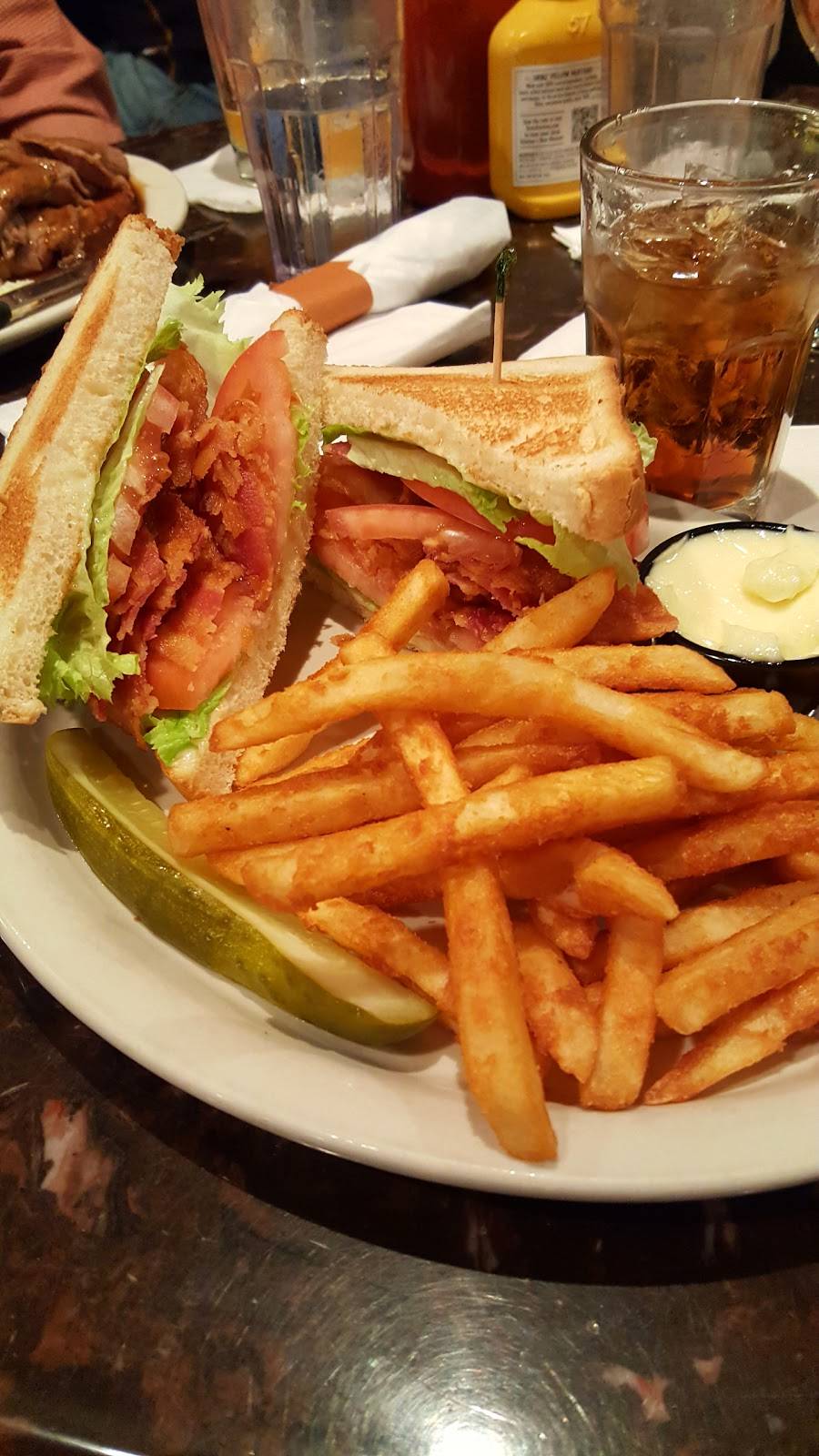 City Grille | restaurant | 10701 Balls Ford Rd, Manassas, VA 20109, USA | 7033303011 OR +1 703-330-3011