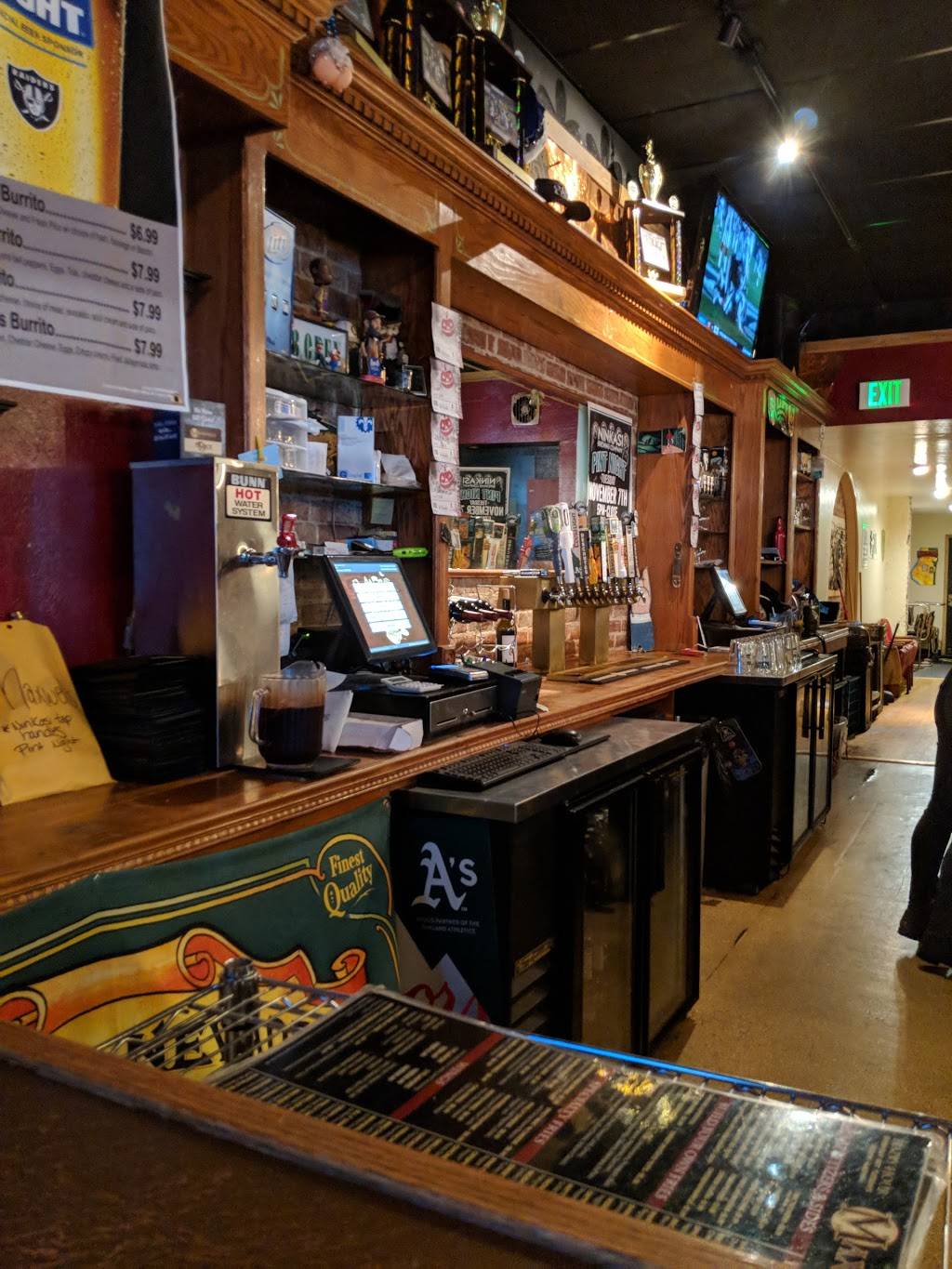 Maxwell’s Eatery | restaurant | 1344 Market St, Redding, CA 96001, USA | 5302477200 OR +1 530-247-7200