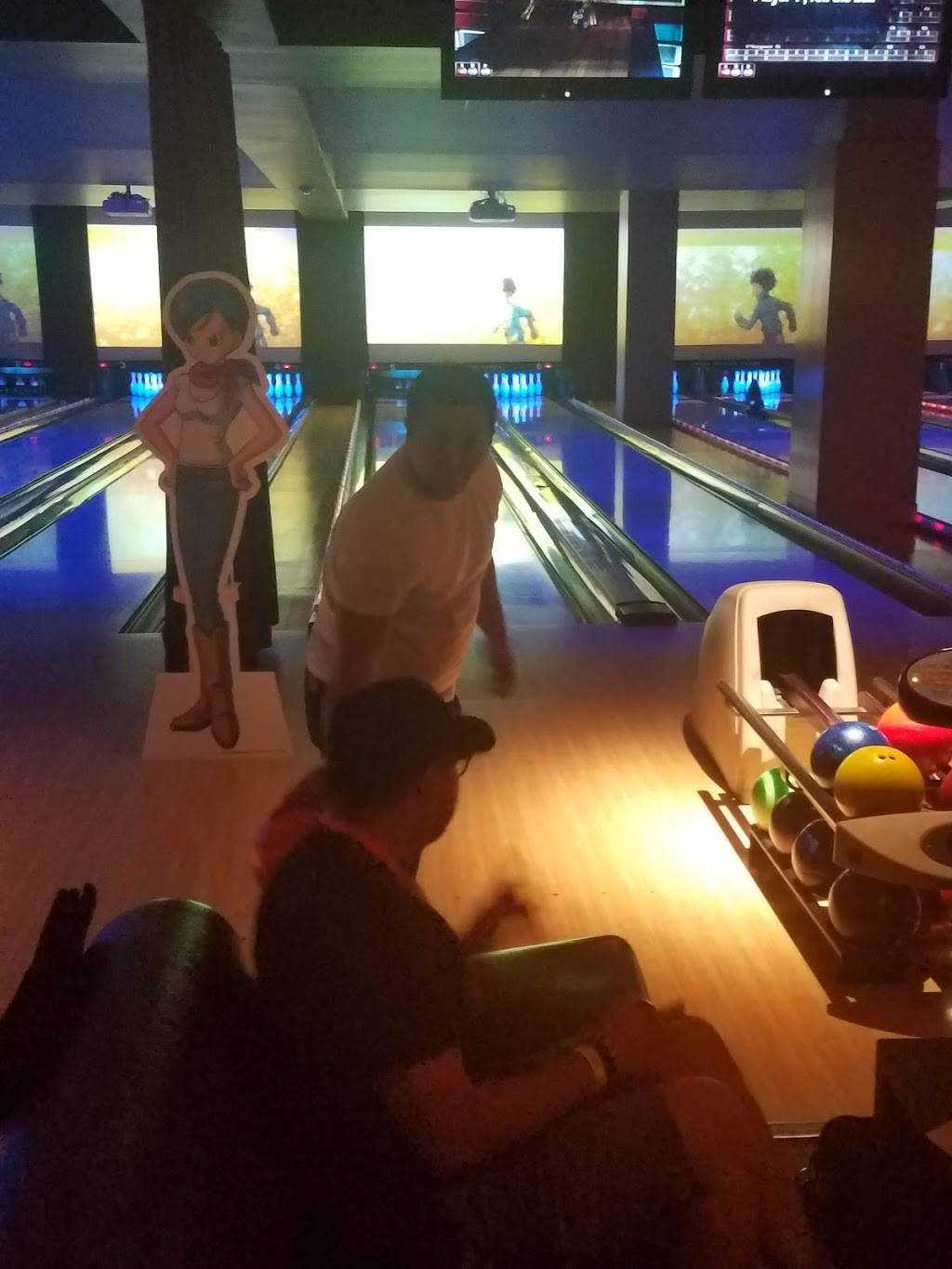 Lucky Strike | night club | 800 W Olympic Blvd #202, Los Angeles, CA 90015, USA | 2135424880 OR +1 213-542-4880