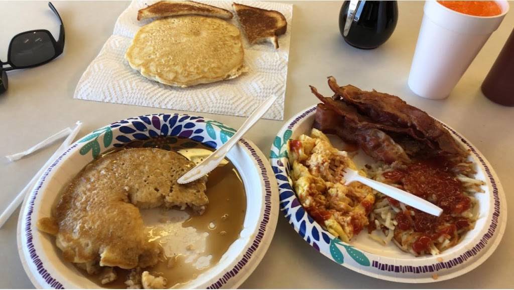 Dabbys Grill | restaurant | 700 E Church St, Atkinson, NC 28421, USA | 9102837680 OR +1 910-283-7680