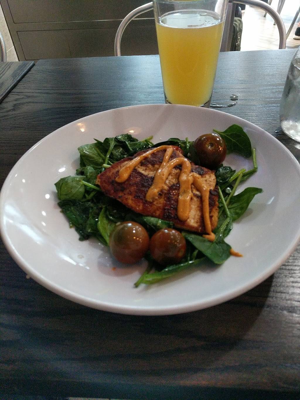 Aviators Sports Bar & Bar-B-Que | restaurant | 8500 Peña Blvd, Denver, CO 80249, USA | 3033426865 OR +1 303-342-6865