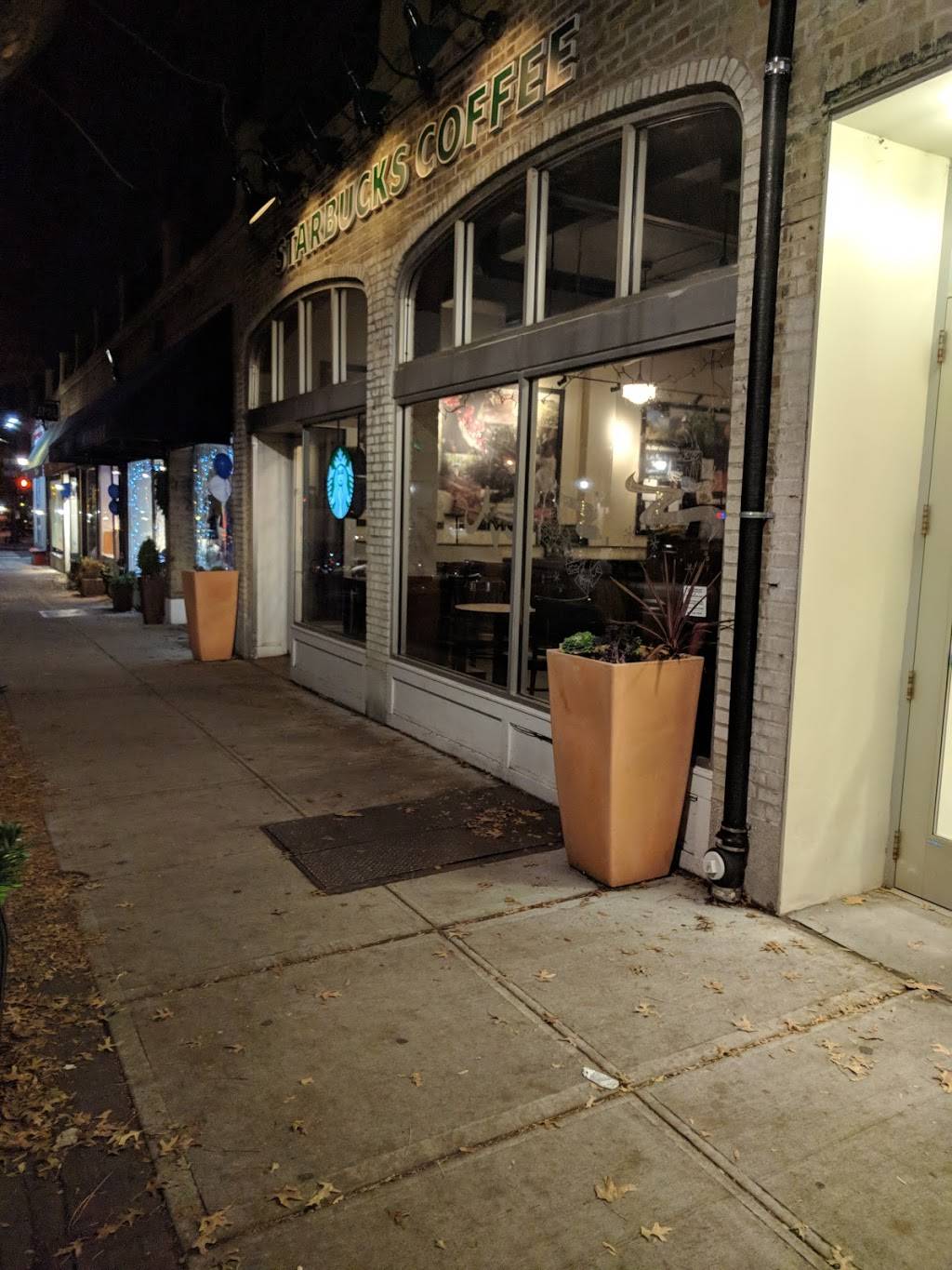Starbucks | cafe | 1929 Palmer Ave A2, Larchmont, NY 10538, USA | 9148346863 OR +1 914-834-6863