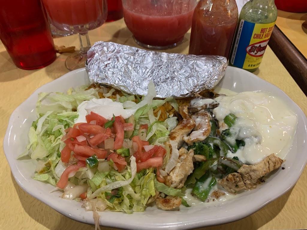 El Canelo | restaurant | 500 S 1st St, Hiawatha, KS 66434, USA | 7857408226 OR +1 785-740-8226