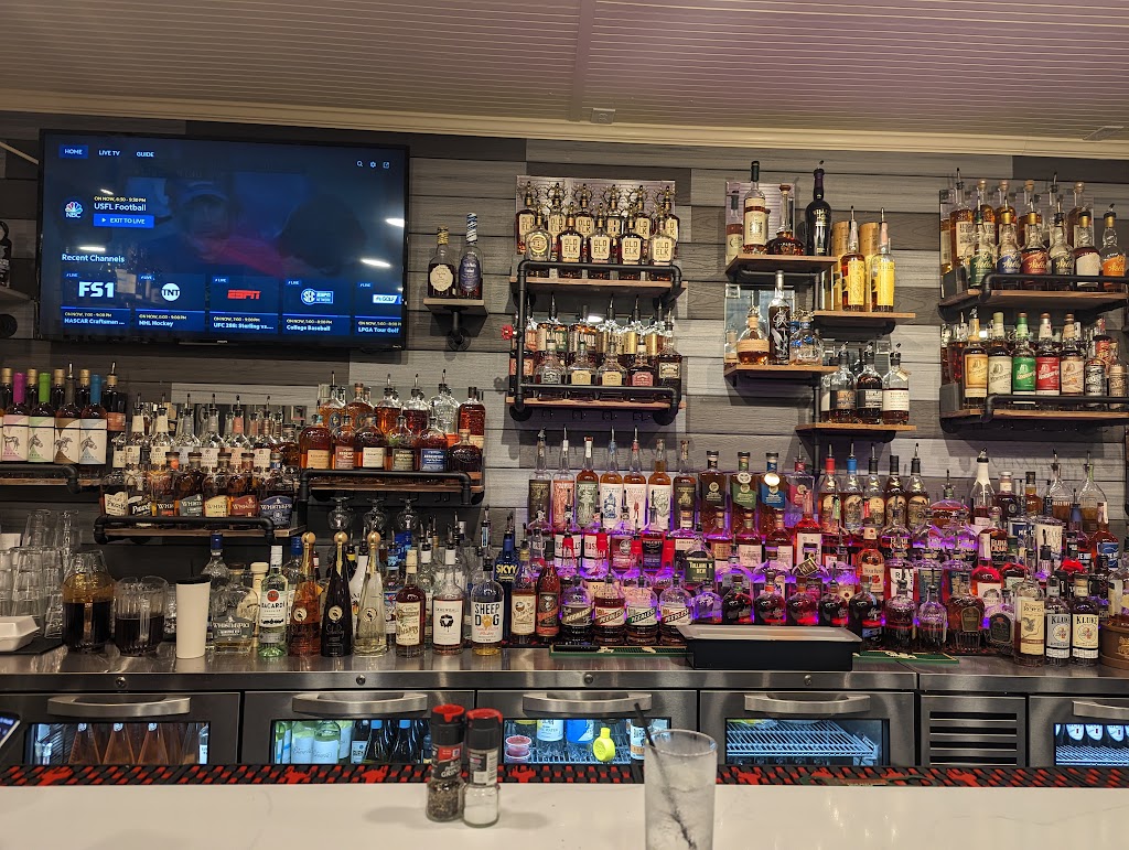 Triple Nickel Grill Madisonville | restaurant | 305 Covington St, Madisonville, LA 70447, USA | 9857927292 OR +1 985-792-7292