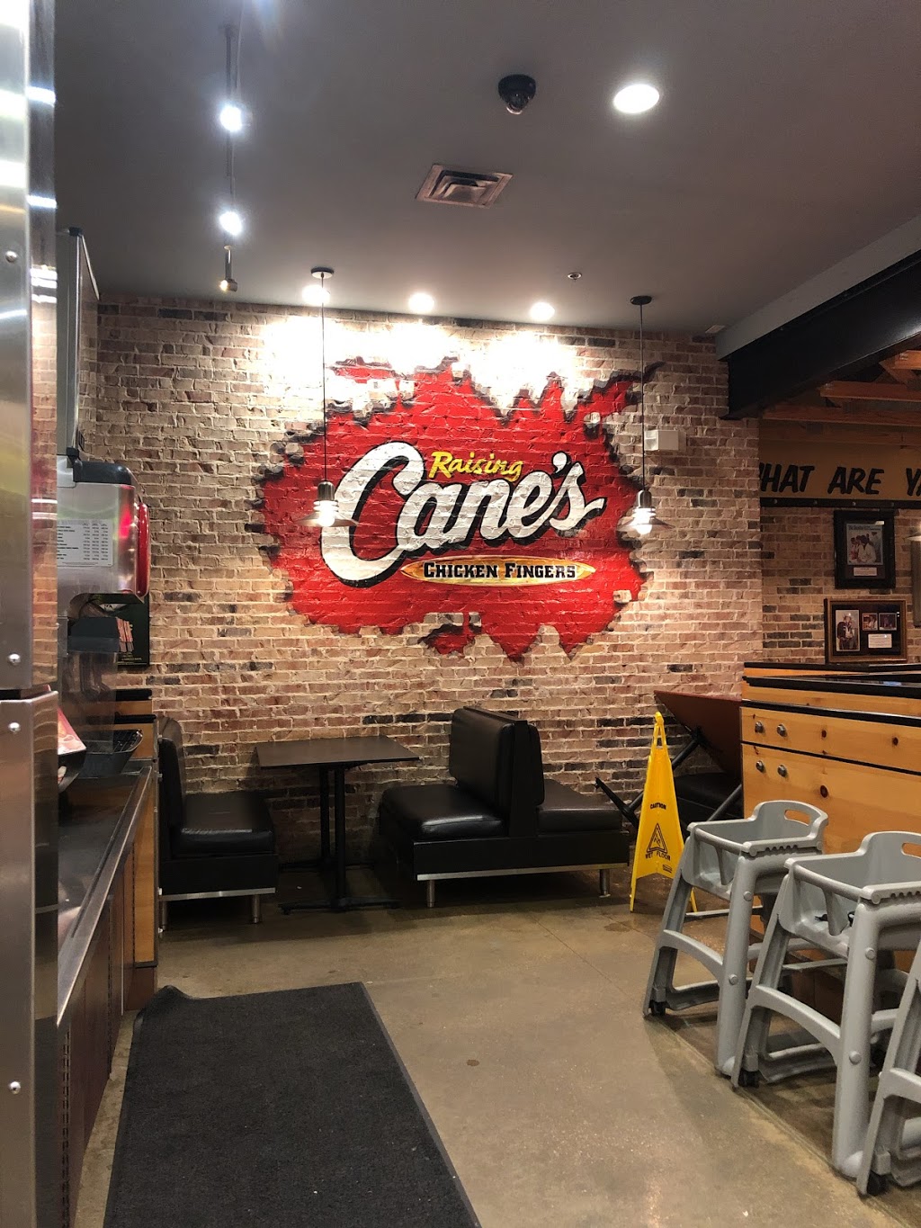 Raising Canes Chicken Fingers | meal takeaway | 1902 Westheimer Rd, Houston, TX 77098, USA | 7135289020 OR +1 713-528-9020