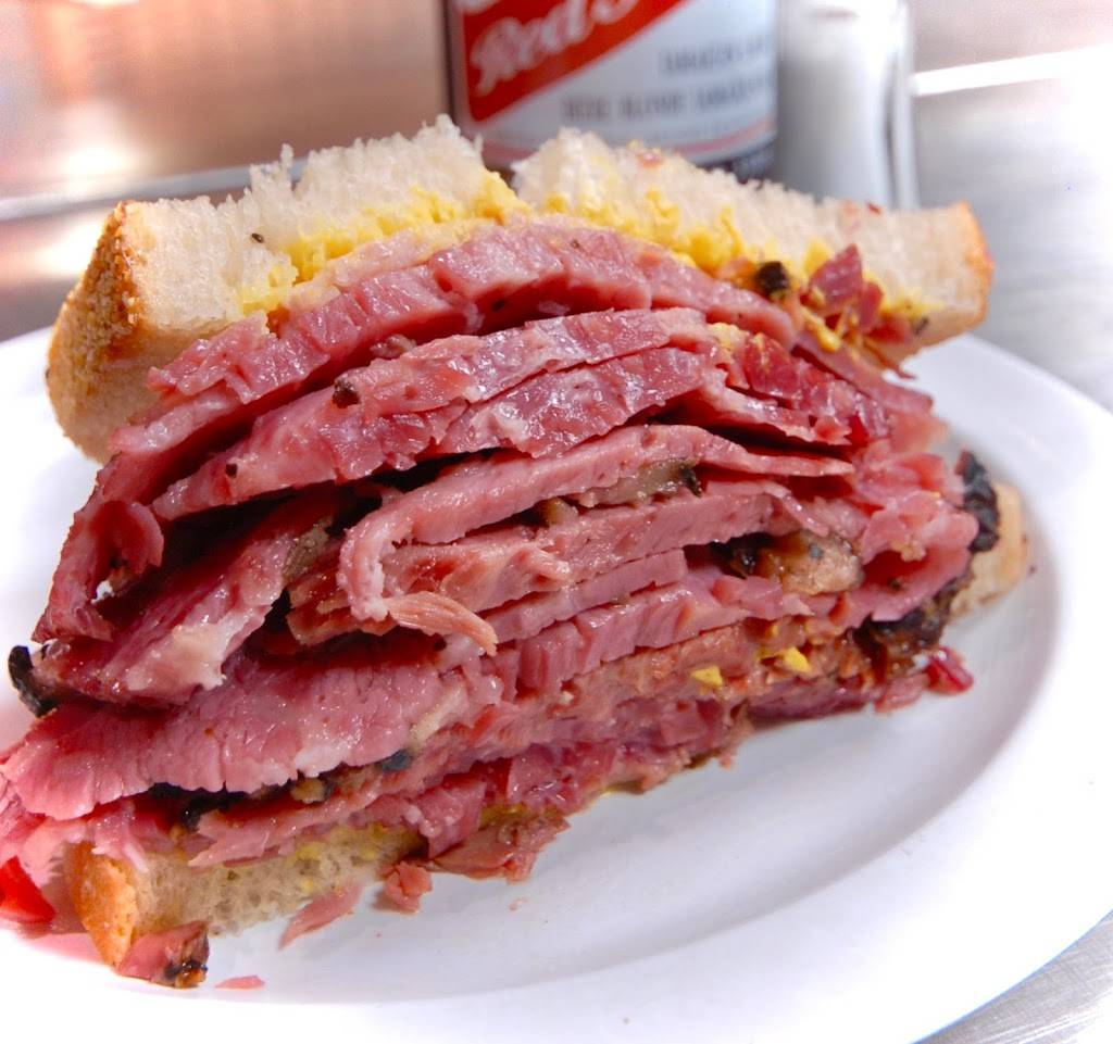 Main Deli - Smoked Meat - Steak - Poutine | restaurant | 3864 Boul St-Laurent, Montréal, QC H2W 1Y2, Canada | 5148438126 OR +1 514-843-8126