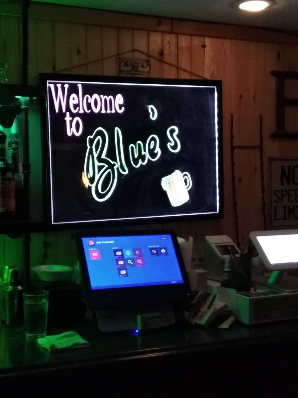 Blues Bar | restaurant | 601 Co Rd 33/7, Weston, WV 26452, USA | 3049978890 OR +1 304-997-8890
