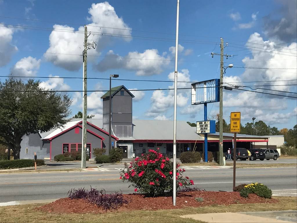 Gatas Sports Bar & Grille | night club | 811 Elma G Miles Pkwy, Hinesville, GA 31313, USA | 9123689464 OR +1 912-368-9464