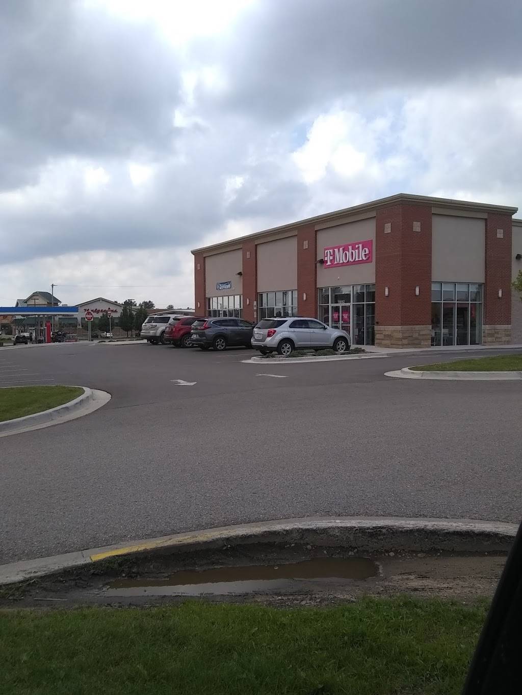 Dominos Pizza | meal delivery | 1060 W Main St, Gaylord, MI 49735, USA | 9894022400 OR +1 989-402-2400