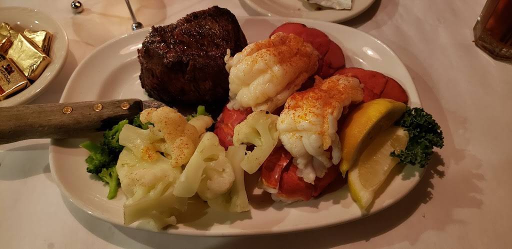 The Backyard Steak Pit | restaurant | 1818 N Grandwood Dr, Gurnee, IL 60031, USA | 8473565200 OR +1 847-356-5200